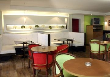 TULIP INN4