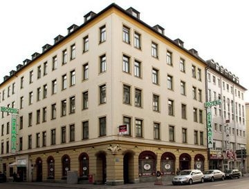 บูทีค โฮเทล เจอร์มาเนีย (Boutique Hotel Germania)0