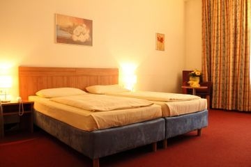 บูทีค โฮเทล เจอร์มาเนีย (Boutique Hotel Germania)1