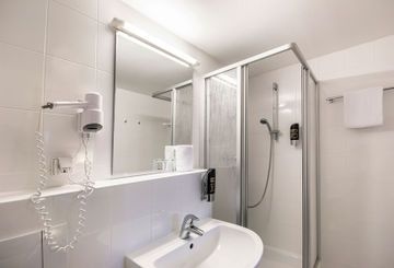 บูทีค โฮเทล เจอร์มาเนีย (Boutique Hotel Germania)3