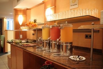 บูทีค โฮเทล เจอร์มาเนีย (Boutique Hotel Germania)2