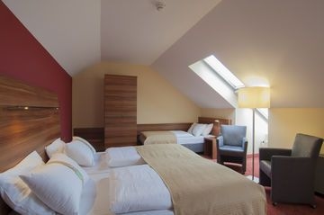 HOLIDAY INN UNTERHACHING4