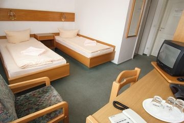 SCHAEFERECK1