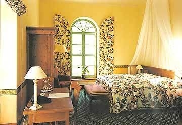 CASTLE HOTEL PILLNITZ LTD3