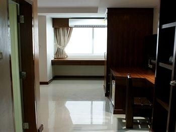 Home 8 Hotel1
