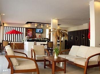 Home 8 Hotel0