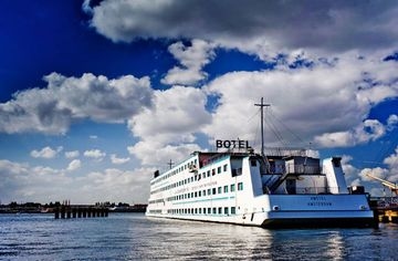 Botel0