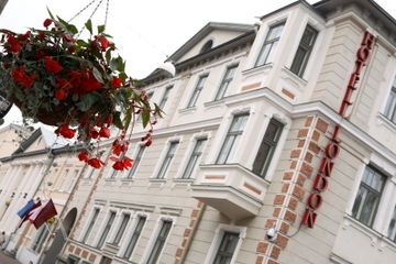 Hotel London0