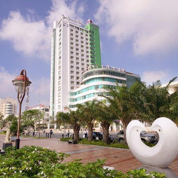 Green Plaza Hotel0