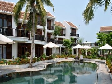 Ancient House River1