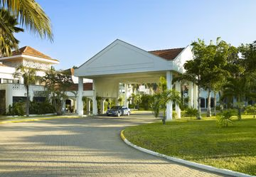 Sarova Whitesands Beach Resort0