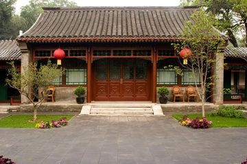 Courtyard 70