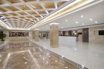 Holiday Inn Downtown2