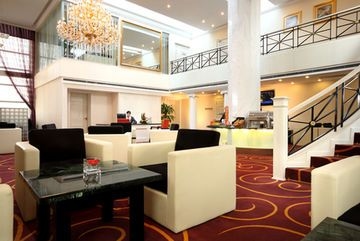 Holiday Inn Downtown1