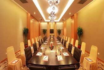 Ramada Parkside2