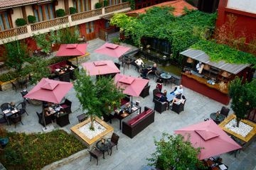 Red Wall Garden Hotel2