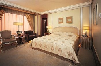 โรงแรมคุนหลุน (Kun Lun Hotel)0