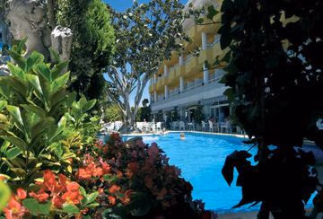Augusta Club2