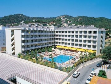 OASIS TOSSA DE MAR HOTEL0