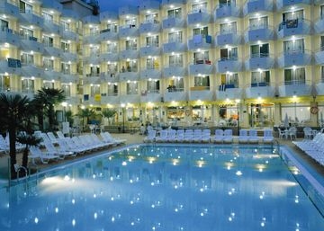 OASIS TOSSA DE MAR HOTEL1