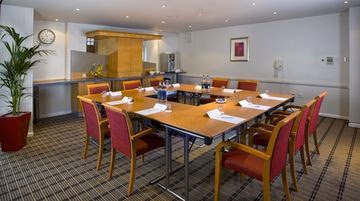 HOLIDAY INN EXPRESS1
