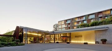 DOUBLETREE BY HILTON HOTEL AND CONFERENCE0
