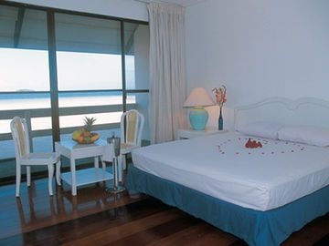 ISLAND AND SUN3