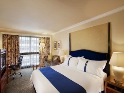 ฮอลิเดย์ อินน์ โกลเด้น ไมล์ (Holiday Inn Golden Mile)2