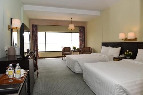 Hotel Cambodiana2