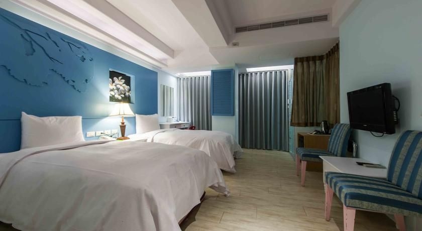 Liz Hotel1