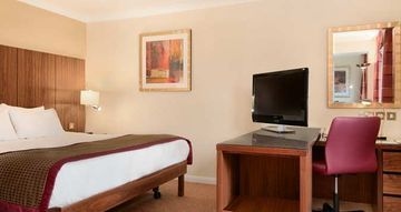 HILTON1