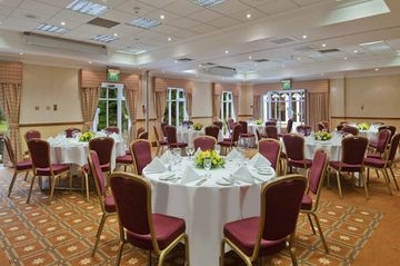 Hilton St Anne's Manor Bracknell1