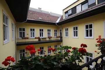 City Hostel Flora2