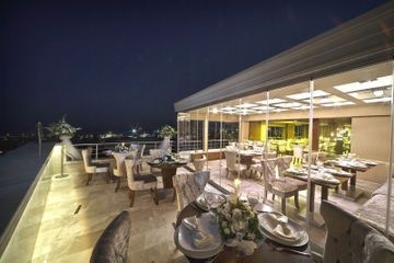 Q INN4