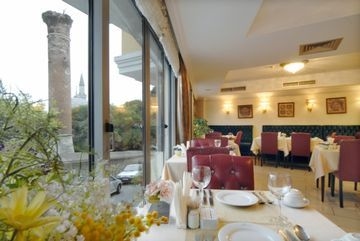 Daphne Hotel2