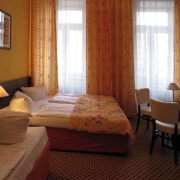 Royal Plaza3