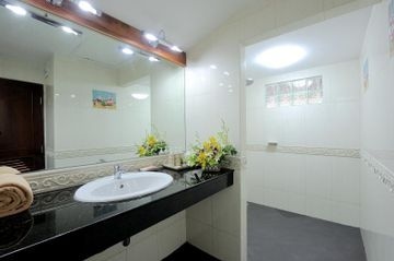 โรงแรมทรอปิกา บังกะโล (Tropica Bungalow Hotel)4