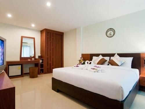 โรงแรมดีว่า สวีท ป่าตอง (Deva Suites Patong Hotel)1