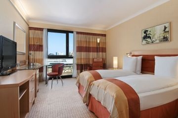 Hilton2