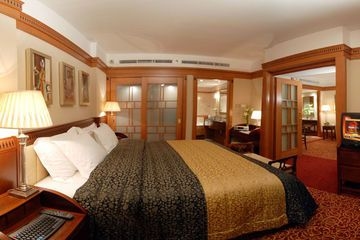 Crowne Plaza1