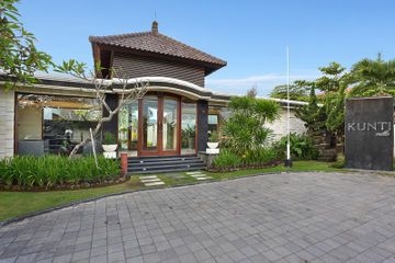 คุนตี วิลล่า (Kunti Villas)0