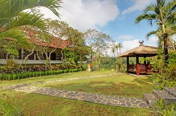 Puri Bunga Hotel1
