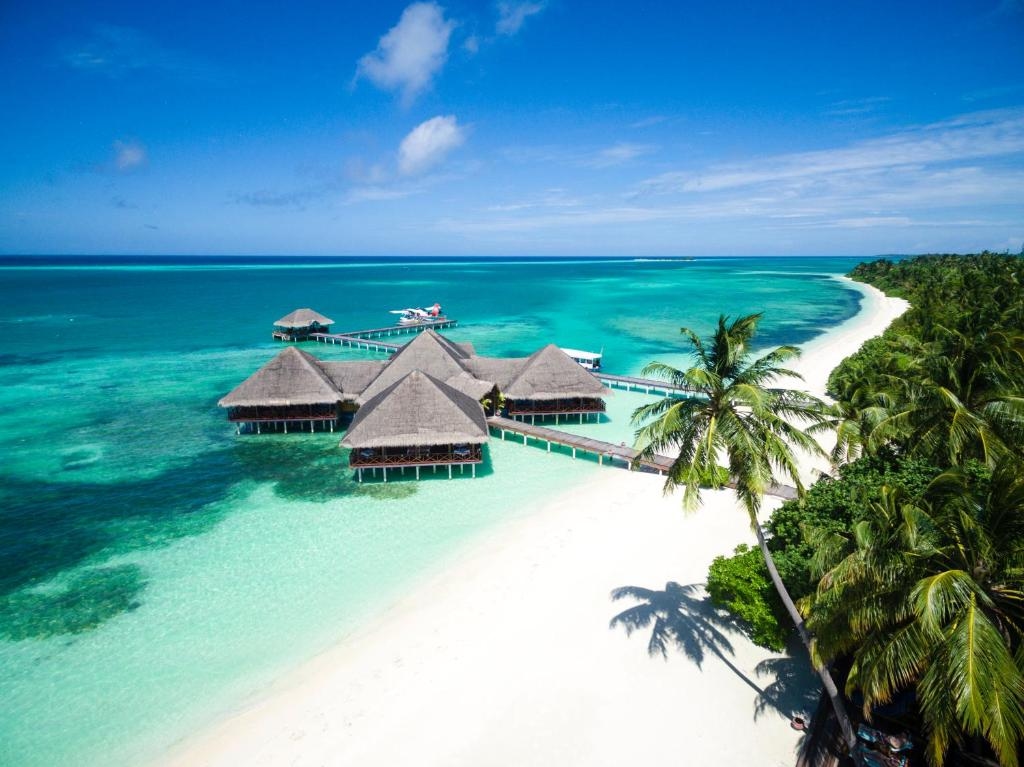 Medhufushi Island Resort3