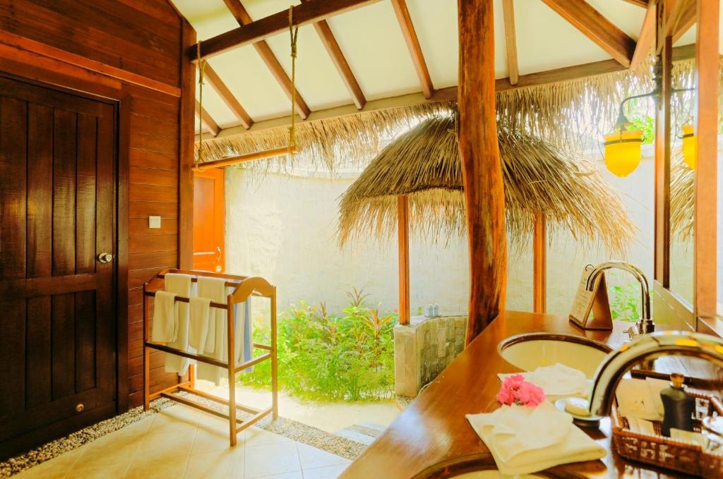 Medhufushi Island Resort0