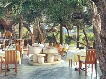 Porto Elounda Golf and Spa Resort2