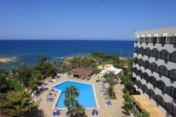 Crystal Springs Beach Hotel0