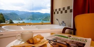 BEST WESTERN PREMIER HOTEL LOV3