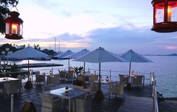 Harris Resort Waterfront2