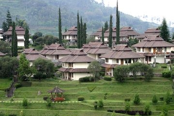 โรงแรมปูเตริ กูนุง (Puteri Gunung Hotel)0