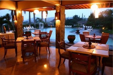 โรงแรมปูเตริ กูนุง (Puteri Gunung Hotel)3